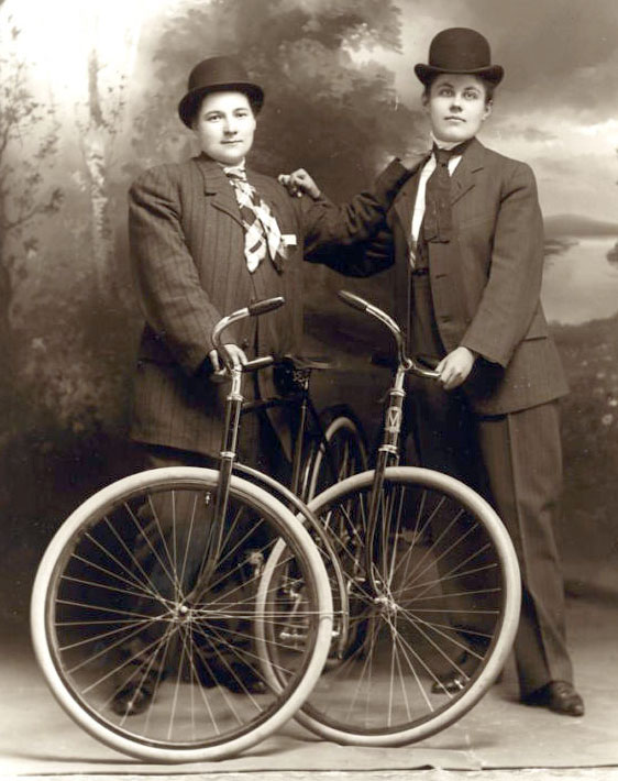 Women Vintage Bicycle Museum http://www.oldbike.eu/